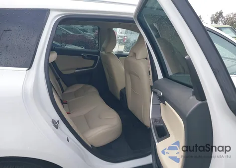 2016 Volvo Xc60 T5 Drive-E Platinum z USA, uszkodzony, nr VIN YV440MDM0G2887908